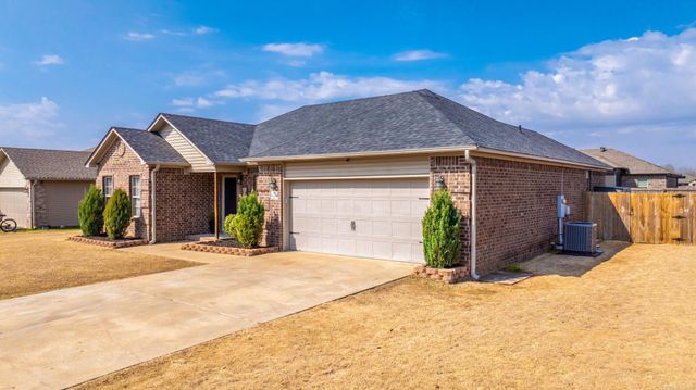 16 WHITETAIL Drive, Ward, AR 72176
