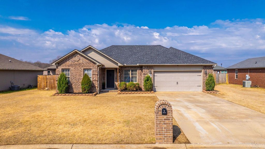 16 WHITETAIL Drive, Ward, AR 72176