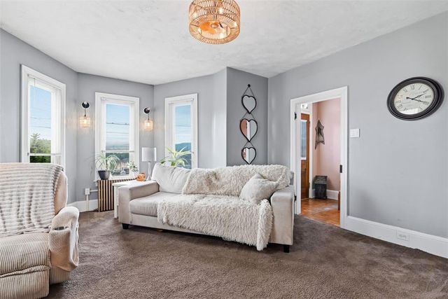 721 Lehigh Gap Street, Walnutport Boro, PA 18088