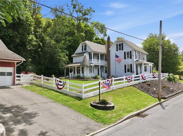 721 Lehigh Gap Street, Walnutport Boro, PA 18088