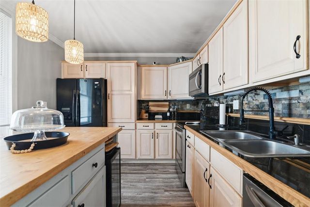 721 Lehigh Gap Street, Walnutport Boro, PA 18088
