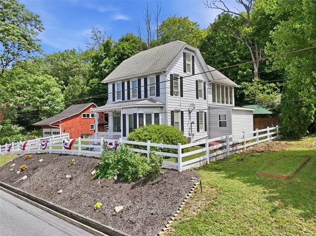 721 Lehigh Gap Street, Walnutport Boro, PA 18088