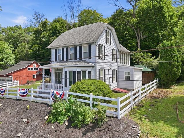 721 Lehigh Gap Street, Walnutport Boro, PA 18088