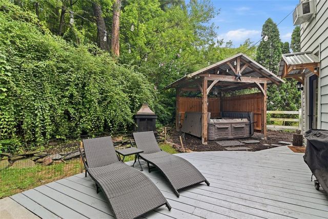 721 Lehigh Gap Street, Walnutport Boro, PA 18088