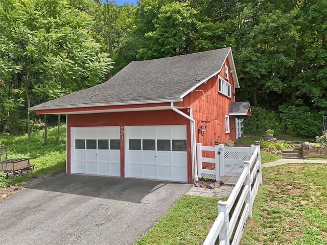 721 Lehigh Gap Street, Walnutport Boro, PA 18088