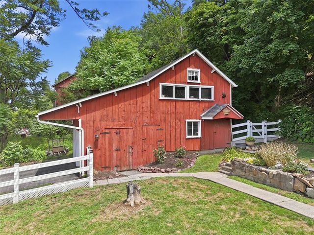 721 Lehigh Gap Street, Walnutport Boro, PA 18088