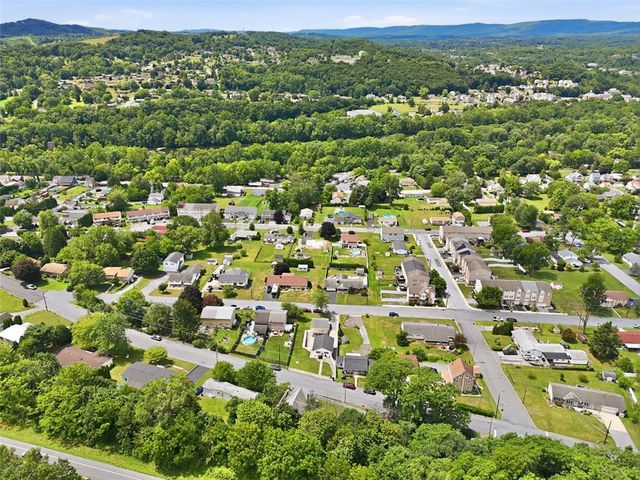 721 Lehigh Gap Street, Walnutport Boro, PA 18088