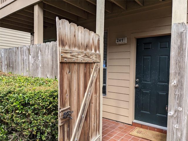 2100 Tanglewilde Street 241, Houston, TX 77063