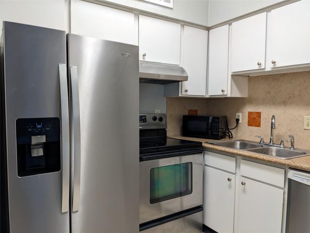 2100 Tanglewilde Street 241, Houston, TX 77063