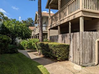 2100 Tanglewilde Street 241, Houston, TX 77063
