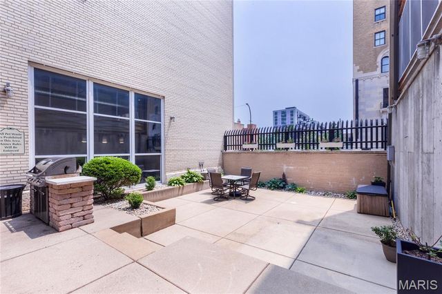 1511 Locust Street 404, St Louis, MO 63103