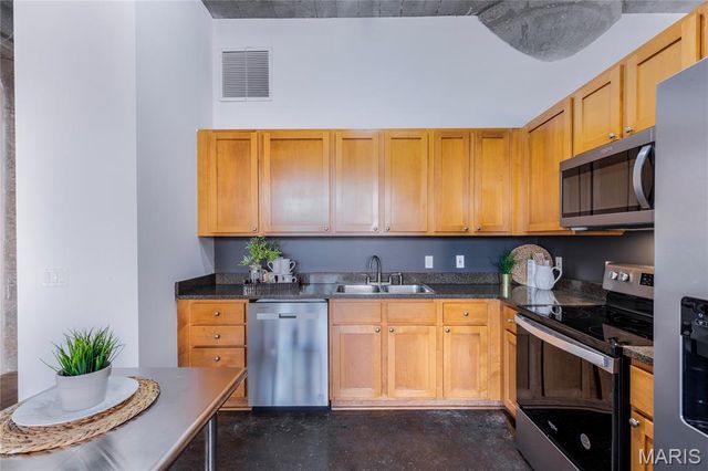 1511 Locust Street 404, St Louis, MO 63103