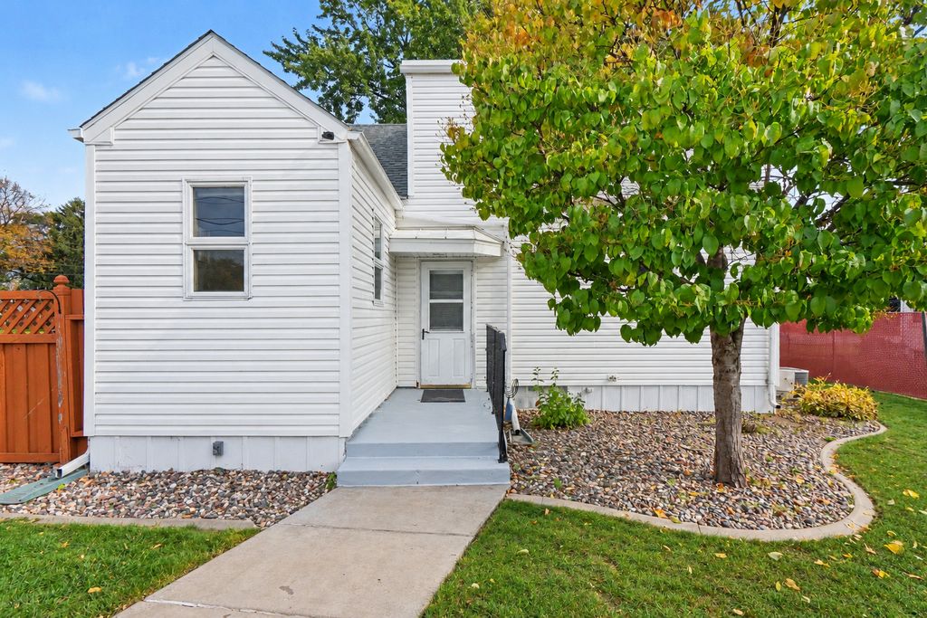 233 5th Avenue NE, Osseo, MN 55369 — photo 2