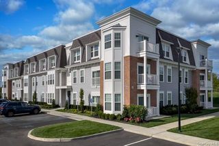 75 Circle Drive 91-103, Central Islip, NY 11722
