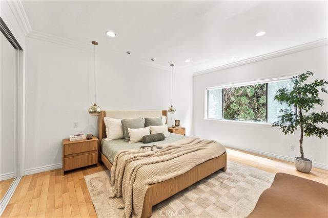 11928 Kiowa 105, Los Angeles, CA 90049