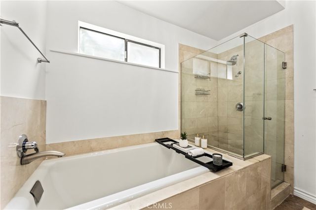 11928 Kiowa 105, Los Angeles, CA 90049