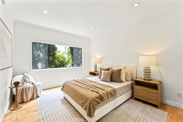 11928 Kiowa 105, Los Angeles, CA 90049