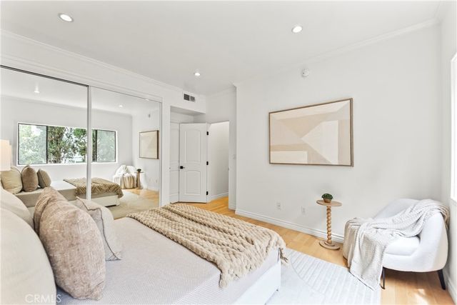11928 Kiowa 105, Los Angeles, CA 90049