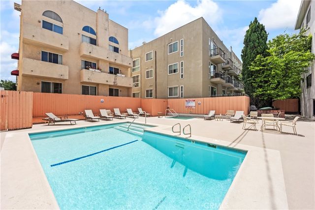 11928 Kiowa 105, Los Angeles, CA 90049