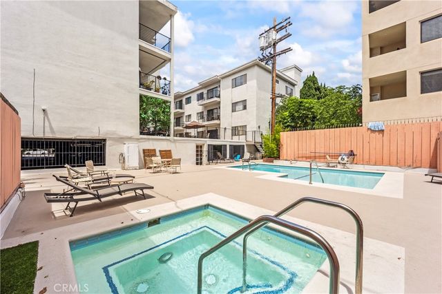 11928 Kiowa 105, Los Angeles, CA 90049