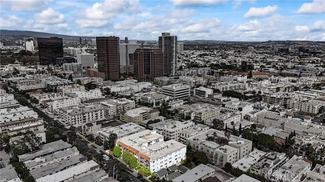 11928 Kiowa 105, Los Angeles, CA 90049