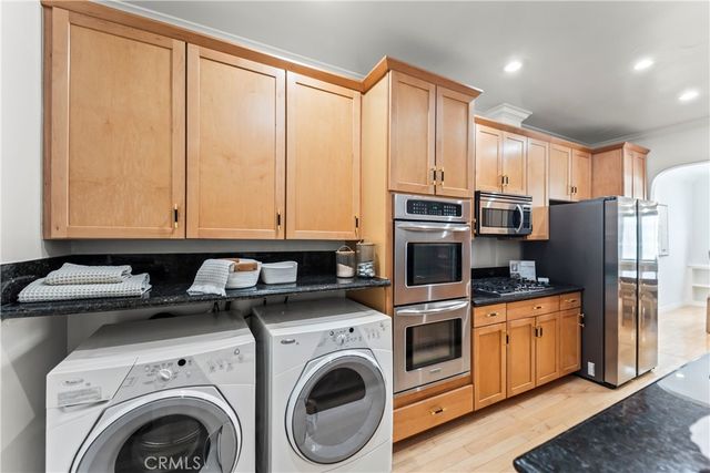 11928 Kiowa 105, Los Angeles, CA 90049