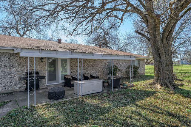 311 N Britton Street, Tom Bean, TX 75489