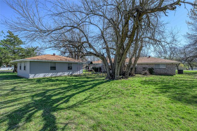 311 N Britton Street, Tom Bean, TX 75489