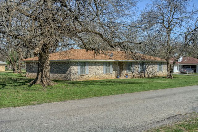 311 N Britton Street, Tom Bean, TX 75489