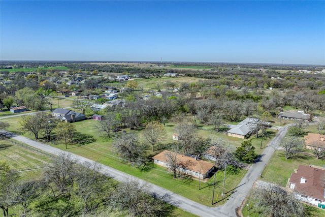 311 N Britton Street, Tom Bean, TX 75489