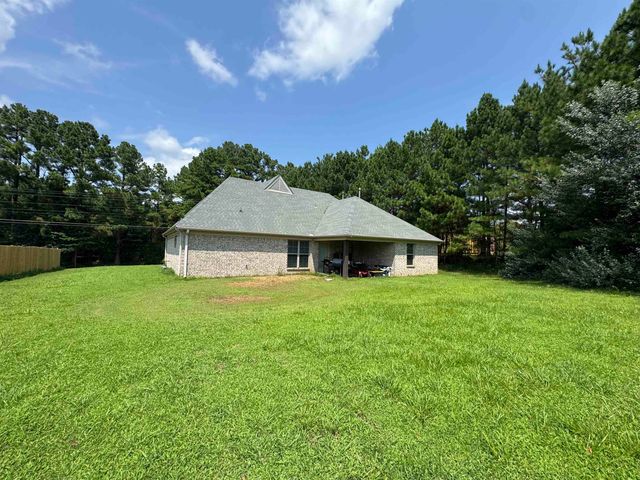 650 MURRELL DR, Oakland, TN 38060