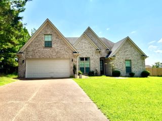 650 MURRELL DR, Oakland, TN 38060