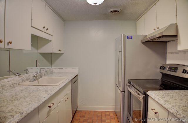 1502 S Boulder Avenue 18A, Tulsa, OK 74119