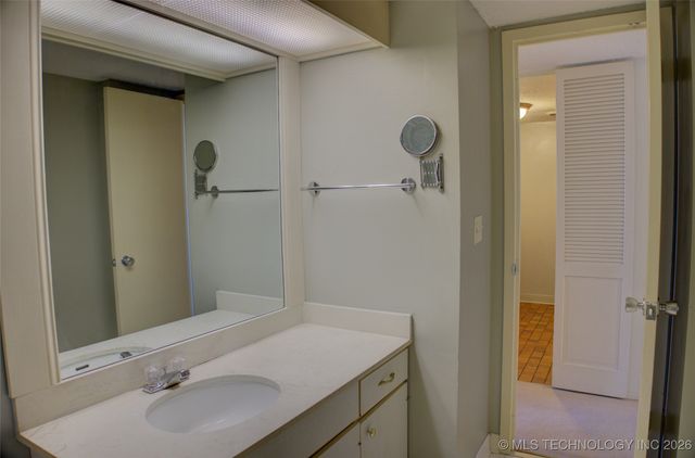 1502 S Boulder Avenue 18A, Tulsa, OK 74119