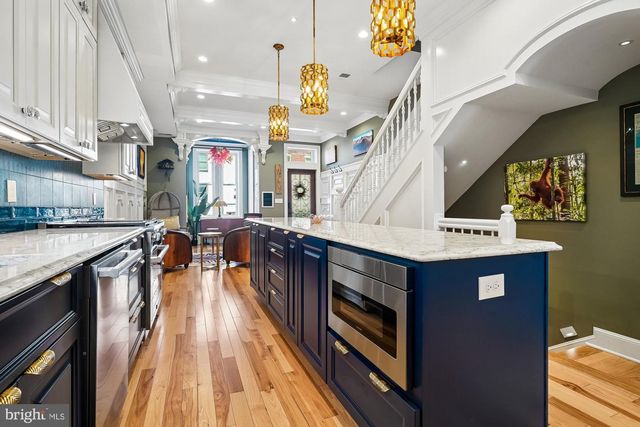 909 C ST NE, Washington, DC 20002