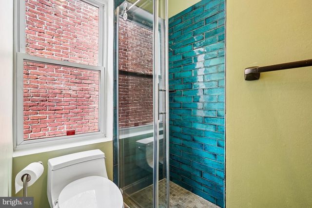 909 C ST NE, Washington, DC 20002