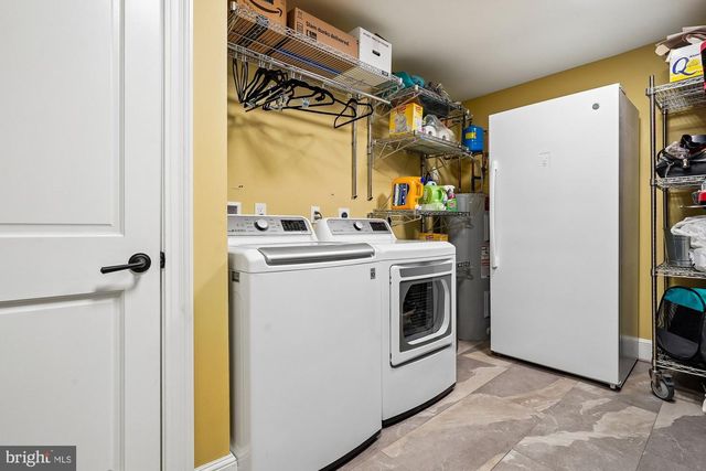 909 C ST NE, Washington, DC 20002