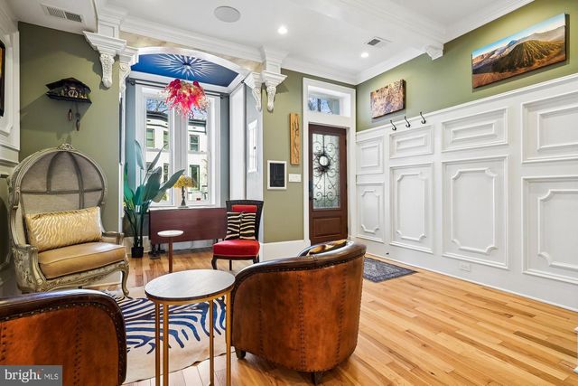 909 C ST NE, Washington, DC 20002