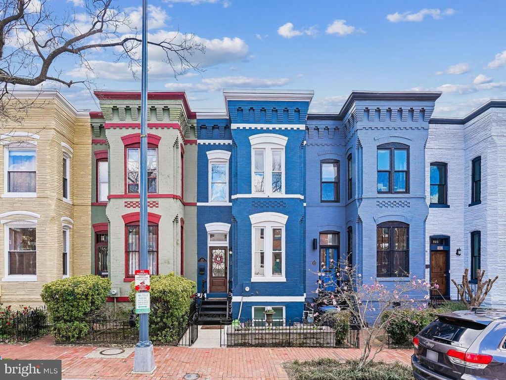 909 C ST NE, Washington, DC 20002