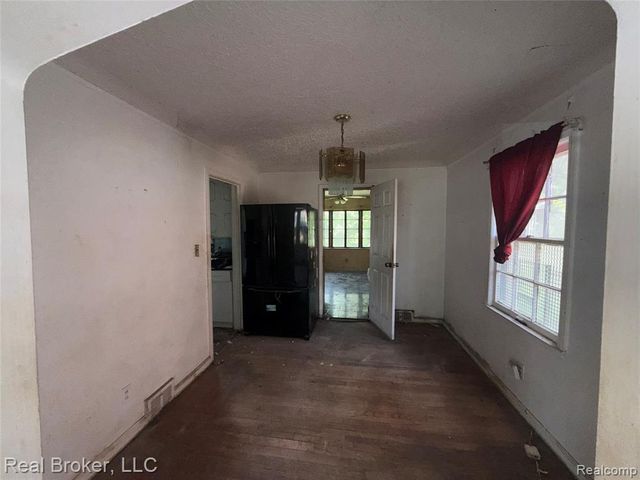 18453 Stansbury Street, Detroit, MI 48235
