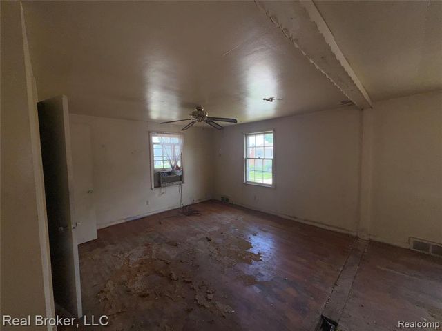 18453 Stansbury Street, Detroit, MI 48235