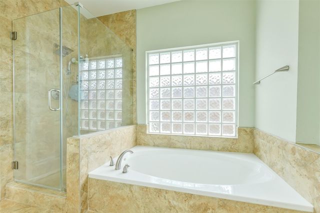 3234 Shadowleaf Drive, Houston, TX 77082