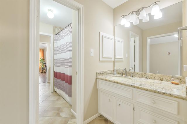 3234 Shadowleaf Drive, Houston, TX 77082