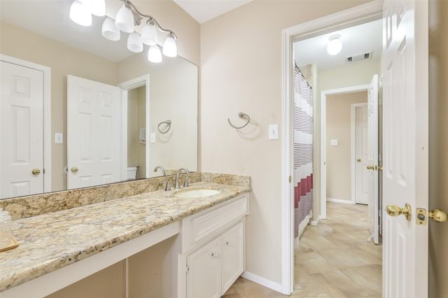 3234 Shadowleaf Drive, Houston, TX 77082