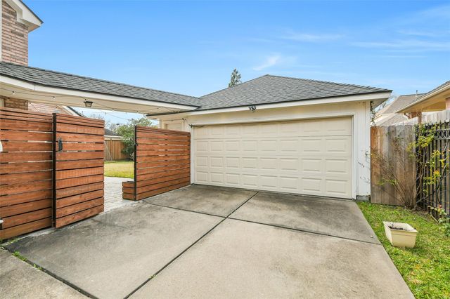 3234 Shadowleaf Drive, Houston, TX 77082