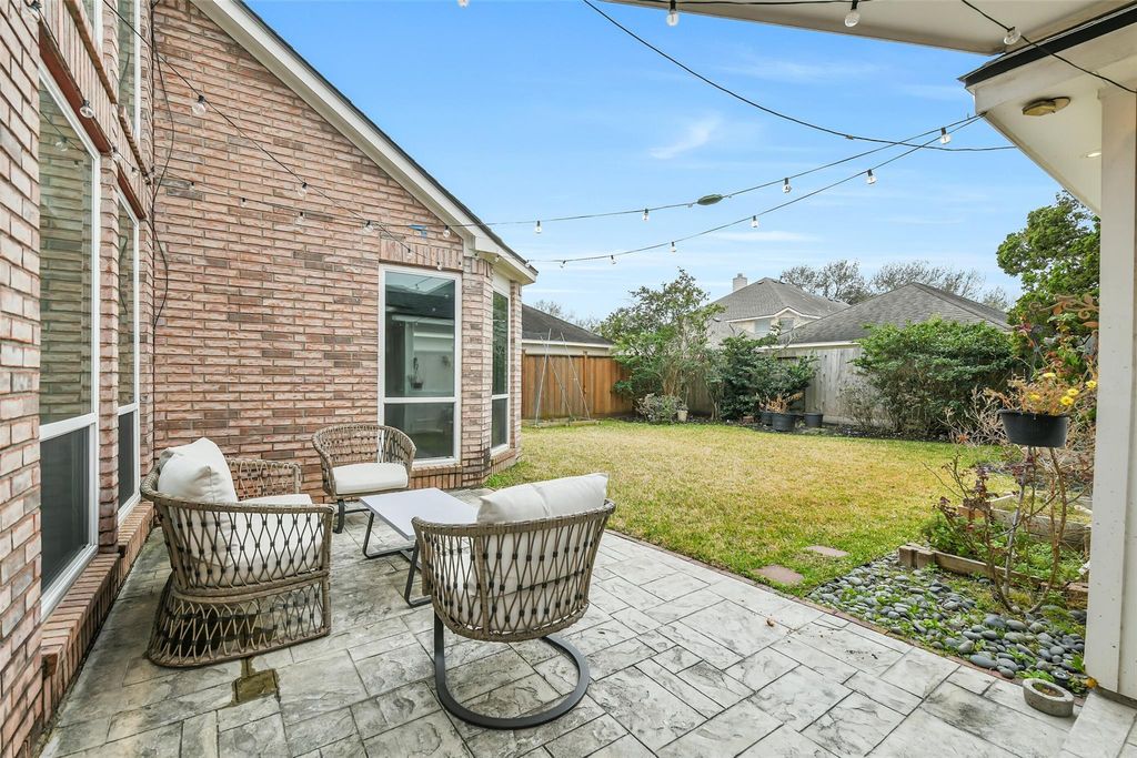 Image 30 of property listing at 3234 Shadowleaf Drive, Houston, TX 77082