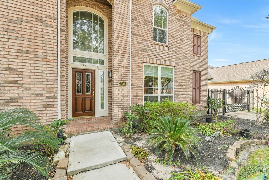 Image 34 of property listing at 3234 Shadowleaf Drive, Houston, TX 77082