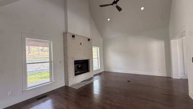 126 Dogwood Ct, Dickson, TN 37055
