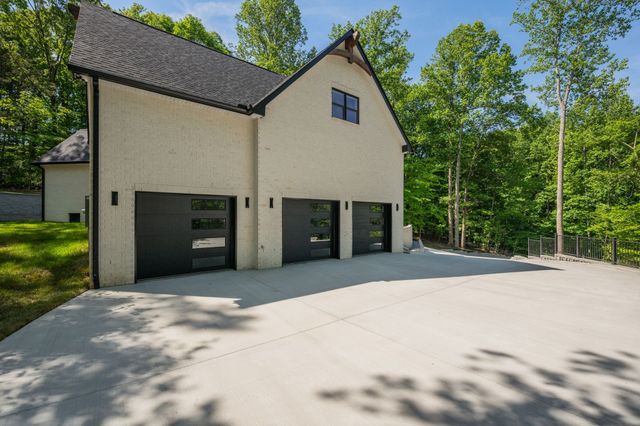 126 Dogwood Ct, Dickson, TN 37055