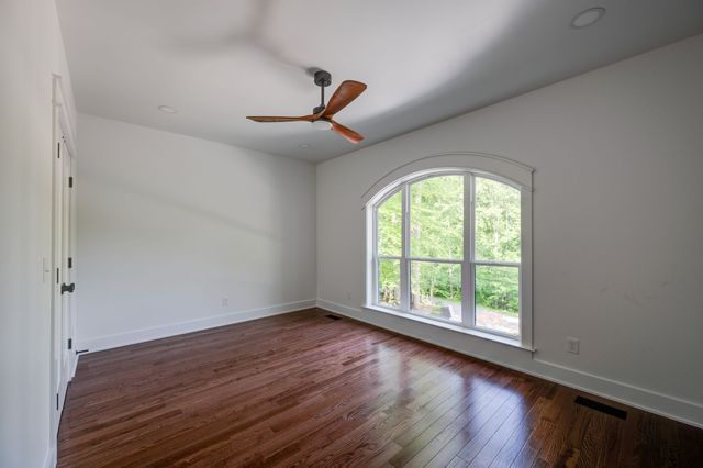 126 Dogwood Ct, Dickson, TN 37055